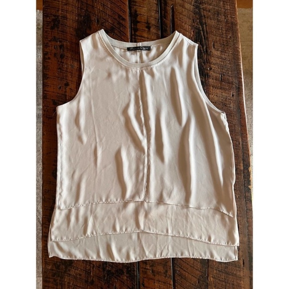 Rose & Olivia Womens Top Size Large Light Gray in color Sleeveless - Picture 6 of 8